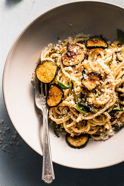  Spaghetti alla Nerano: Khi kem Parmesan nóng chảy gặp hương vị biển cả mê hoặc!