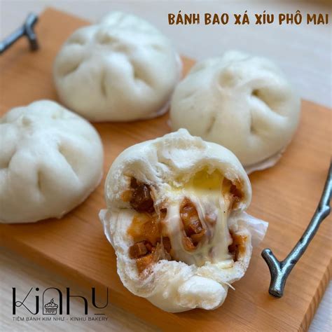  Bánh Bao Cua: Sự kết hợp hoàn hảo giữa lớp vỏ bánh mềm mại và nhân cua thơm ngon!