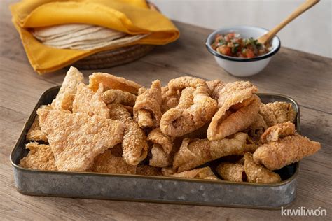  Chicharrón de Cerdo: Một Món Ngũ Quỷ Xù Xì Đầy Hấp Dẫn Của Cali!