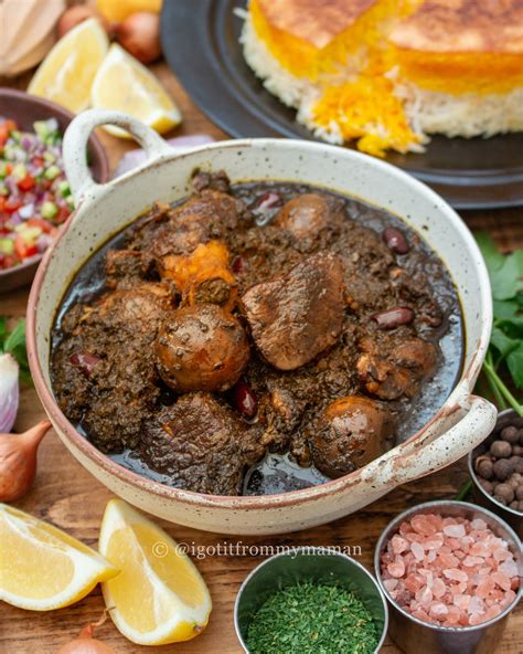  Ghormeh Sabzi: Một Nét Hơi Thơm của Rau Củ Và Thịt Cừu Khéo Léo Kết Hợp Trong Món Ăn Iran!