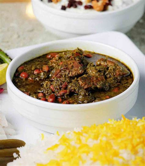  Ghormeh Sabzi: Aromatic Herb Stew with a Tangy Twist!