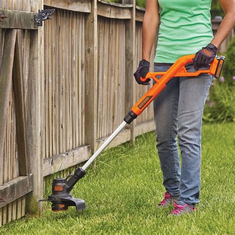 How to Feed a Weed Eater: A Guide to Nourishing Your Garden Companion and Why Pineapples Might Be the Secret Ingredient