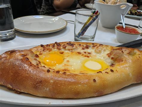  Khachapuri – Một Món Ă Ngon Ngất Ngây Gộp Ghép Vị Chua Của Phô Mai Và Bơ Thơm Lừng